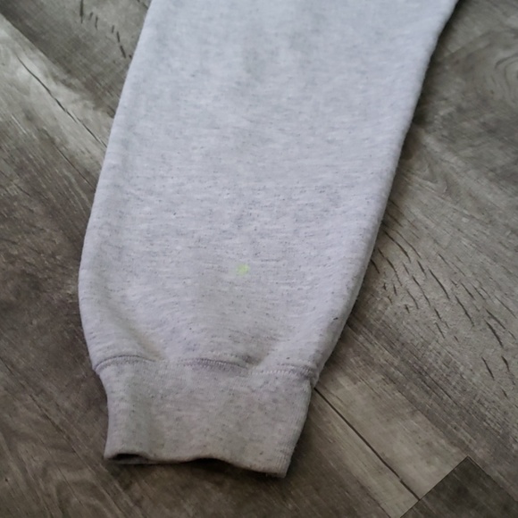 Crewneck - Picture 3 of 4